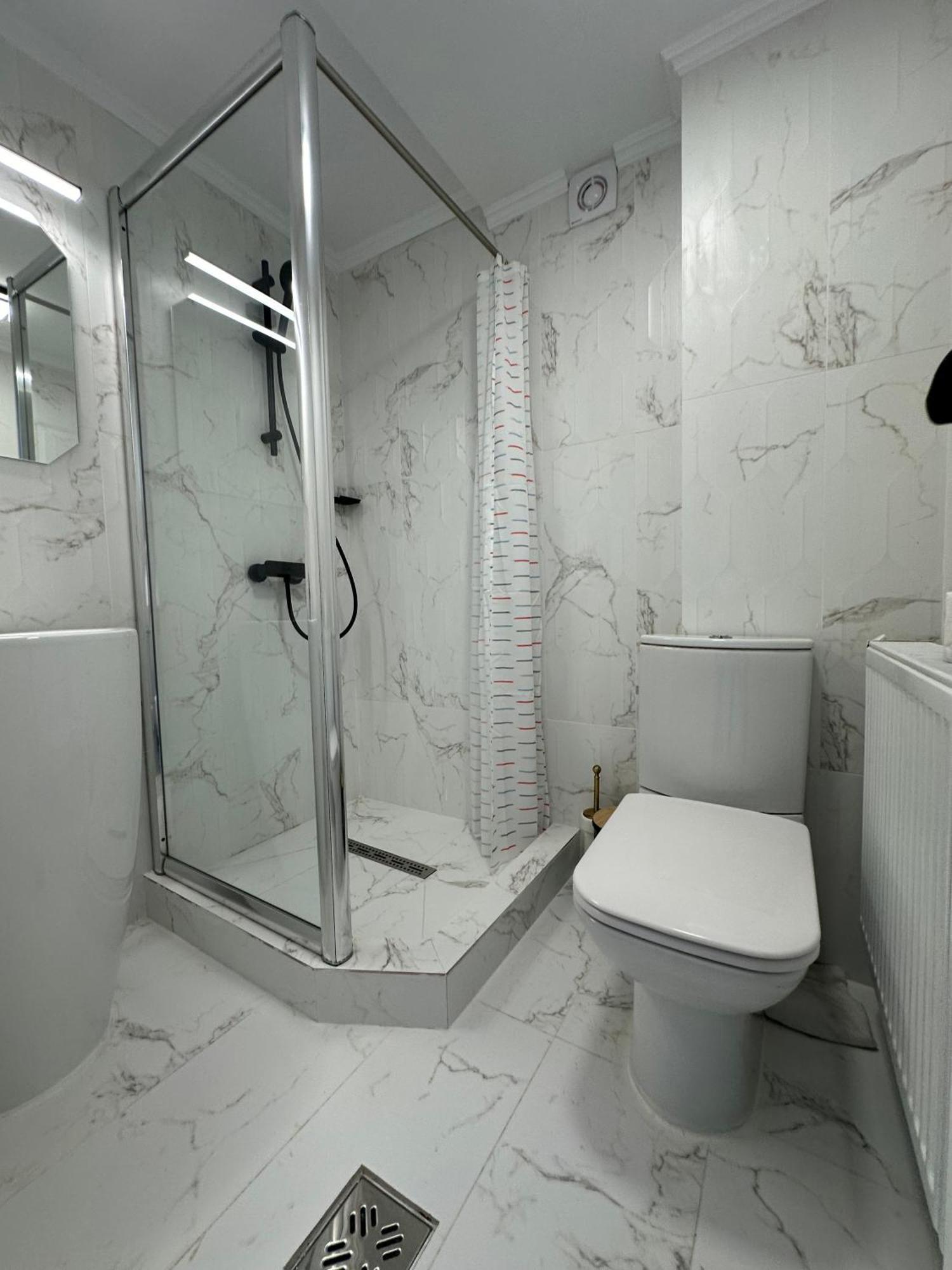 Elegant Escape Central Studio Craiova Exteriér fotografie