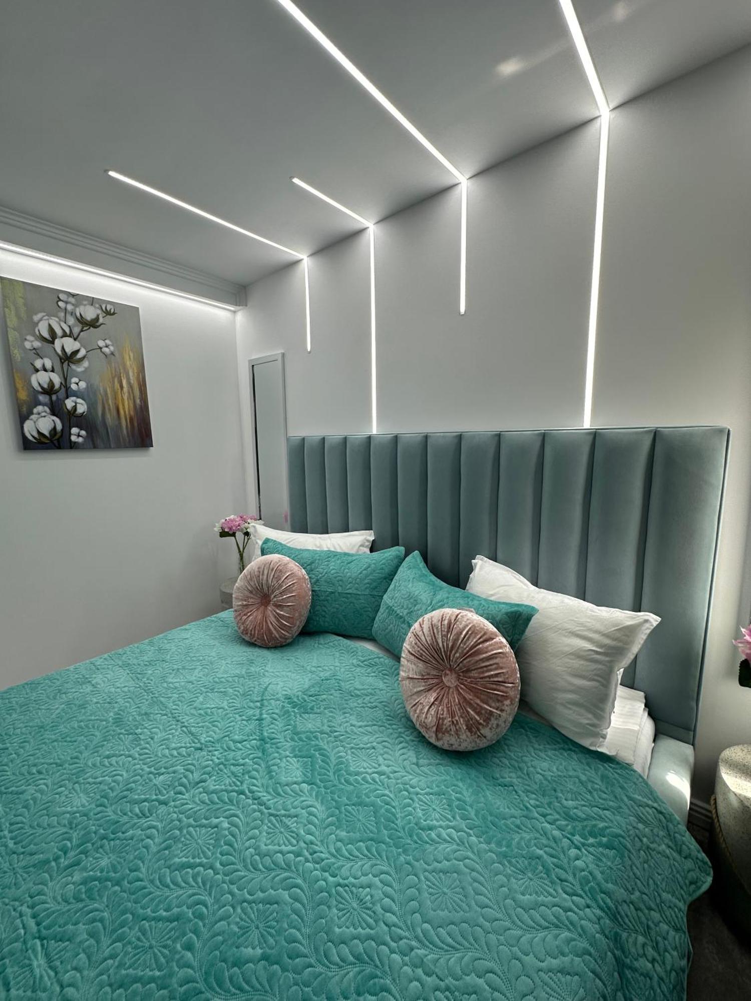 Elegant Escape Central Studio Craiova Exteriér fotografie